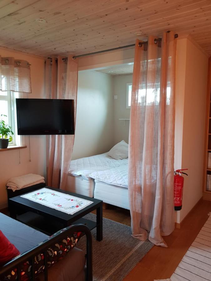 Stuga I Gamla-Koepstad Traslovslage Экстерьер фото